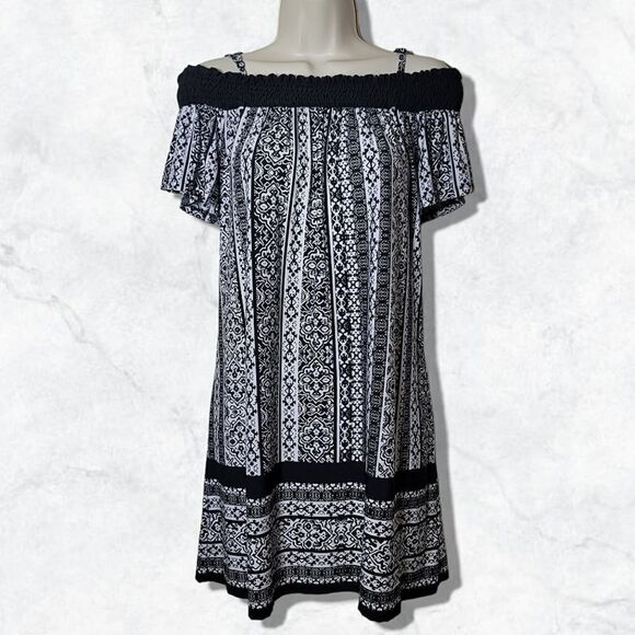 Three Pink Hearts Cameo Off-The-Shoulder Black & White Dress - Picture 1 of 6